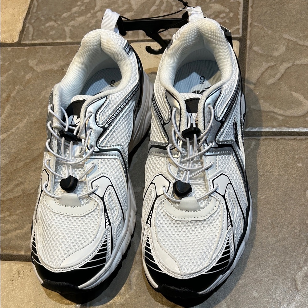 New Avia White and Black Athletic Sneakers Shoes womens